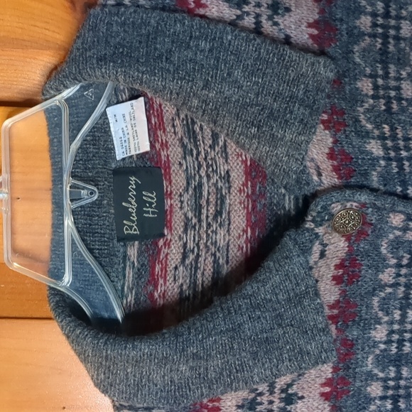 Vintage BLUEBERRY HILL* 100% Shetland Wool patterned button front sweater. - Picture 14 of 15